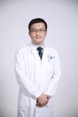 治疗对生长发育有什么影响？术后缄默怎么办？